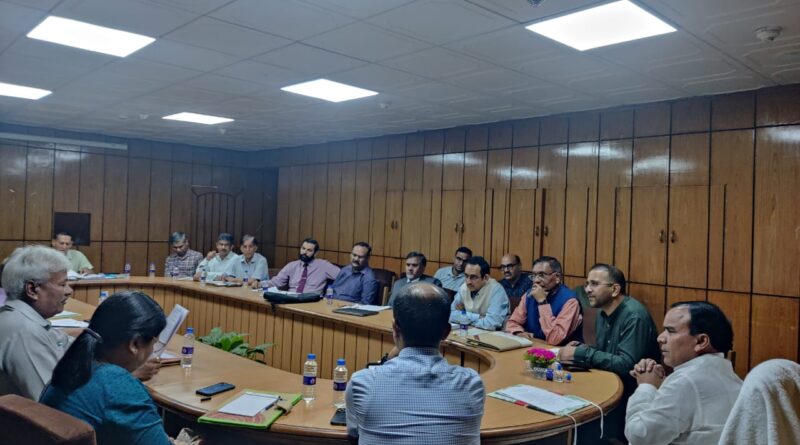 उच्च शिक्षा मंत्री डॉ. धन सिंह रावत ने अधिकारियों को जमकर लगाई फटकार 3 1691591725591