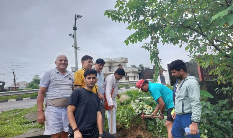 उत्तरांचल उत्थान परिषद के सौजन्य से चलाया बृहद सुरक्षित वृक्षारोपण अभियान 6 IMG 20230812 WA0004