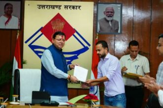 मुख्यमंत्री पुष्कर सिंह धामी ने उच्च शिक्षा विभाग में चयनित 43 कनिष्ठ सहायकों को बांटे नियुक्ति पत्र 18 IMG 20230828 WA0035