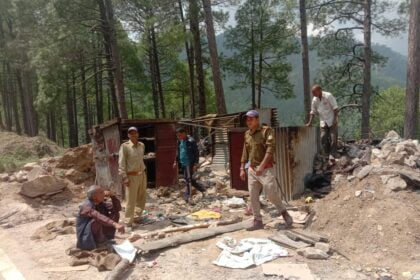 अतिक्रमण के नाम पर तोड़ दी बेरोजगार स्थानीय ग्रामीण की दुकान, सरकार से लगाई मदद की गुहार, सुनिए पीड़ित की जुबानी... 10 IMG 20230906 WA0021