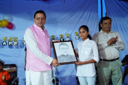 नेताजी सुभाष चंद्र बोस आवासीय बालिका छात्रावास में बेसहारा और निर्धन बच्चों के बीच पहुंचे CM धामी 12 IMG 20230916 WA0009