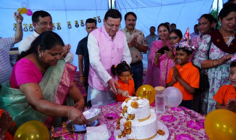 नेताजी सुभाष चंद्र बोस आवासीय बालिका छात्रावास में बेसहारा और निर्धन बच्चों के बीच पहुंचे CM धामी 15 IMG 20230916 WA0013