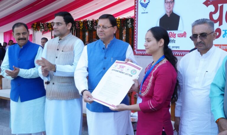 सेवायोजन कार्यालयों में स्वरोजगार केन्द्रों का भी मुख्यमंत्री ने किया शुभारंभ 6 IMG 20231009 WA00231