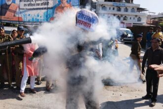 आरक्षण विधेयक लटकाने पर राष्ट्रवादी रीजनल पार्टी ने फूंका सरकार का पुतला 14 IMG 20231031 WA0046