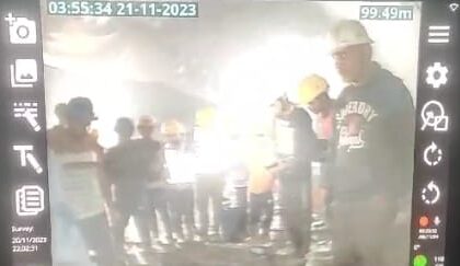 एंडोस्कोपी पलेक्सी कैमरे से सुरंग में फंसे मजदूरों का वीडियो जारी, चेहरे खिले 20 IMG 20231121 WA0002