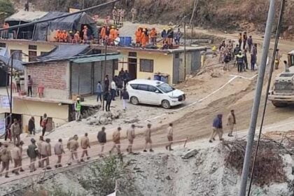 खुशखबरी : श्रमिकों का सुरंग से बाहर आना हुआ शुरू, लगे भारत माता की जय के नारे 10 IMG 20231128 WA0015