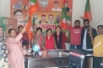 BJP @ श्यामपुर में भी खायी भी और बांटी भी मिठाई| अनिल शर्मा की Report 18 angles 10