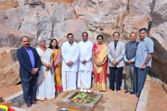 News Netra @ ग्रीनफील्ड पशु चिकित्सा वैक्सीन प्लांट शुरू| जानिये किसी बीमारी की है ये वैक्सीन| विकास कुमार की Report 4 angles 101