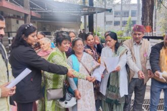 News Netra @ स्थायी निवास की प्रतियां फूंककर CM को ज्ञापन| जयवीर पुंडीर की Report 14 angles 105