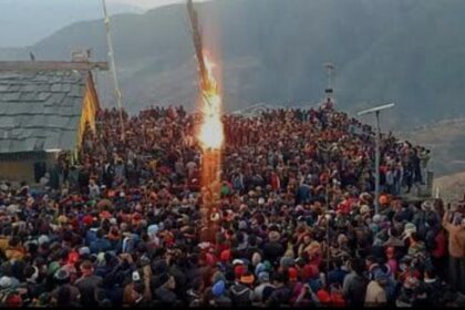 तमसो मा ज्योतिर्गमय @ रवांई घाटी में धर्म-अध्यात्म का रंग होने वाला है और गाढ़ा| देवलांग मेले पर आधारित श्वेता नौटियाल की Report 12 angles 18