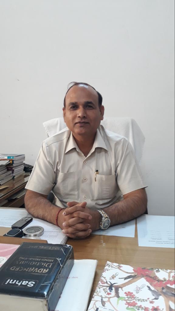 Divine Light School... बाल मेला और प्रमोद कुलश्रेष्ठ के चित्रों की प्रदर्शनी |साभार-विकास झा 5 angles 23