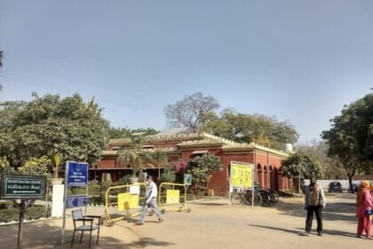 UP News...सरन आश्रम अस्पताल ..... यहां साकार हो रही है नर सेवा नारायण सेवा| साभार-विकास झा 14 angles 29