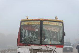 Accident....इधर बस और उधर ट्रक और हो गयी टक्कर| अनिल शर्मा की Report 18 angles 30