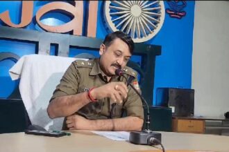 Uttarakhand News.. " देवालय के बाहर ......गंदी-गंदी-गंदी बात "| आरोपी गिरफ्तार| Click कर पढ़िये News Netra 8 angles 44