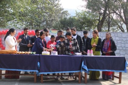 The Pestle Weed School ने मनाया इन छात्र-छात्राओं का जन्मदिन| News Netra की ओर से भी Happy Birth Day| विकास कुमार की Report 8 chhat 16