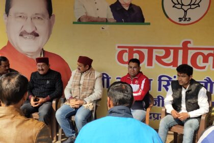 विधायक भरत सिंह चौधरी की ग्रामीणों के साथ शिष्टाचार भेंट -Newsnetra 8 IMG 20240124 WA0001