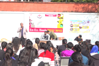 Road Safety Awareness : परिवहन विभाग के द्वारा स्कूली बच्चों को सड़क सुरक्षा के बारे में जागरूक किया- News Netra 8 Road Safety Awareness