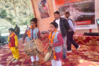 News Netra....बाल कलाकारों की तीन भाईयों की जोड़ी की मुरीद हो गयी नयारघाटी| जगमोहन डांगी की Report 10 angles 2