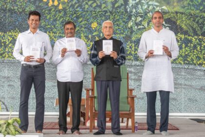 News Netra " Spiritual Anatomy " का भारत में दुनिया के सबसे बड़े ध्यान कक्ष में विमोचन| विकास कुमार की Report 20 arun 15