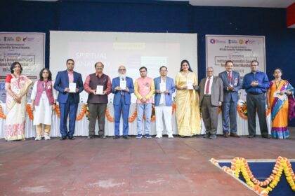 "स्पिरिचुअल एनाटॉमी: चक्र एंड द जर्नी टू द सेंटर" के नए भारतीय संस्करण का विमोचन| विकास कुमार की Report 18 9f948673 fed1 4d73 82f9 14989d1a1f45 15