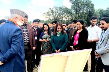 देवभूमि उत्तराखंड यूनिवर्सिटी में फाइन आर्ट्स विभाग द्वारा आयोजित तीन दिवसीय राष्ट्रीय कला शिविर का समापन-Newsnetra 2 IMG 20240224 WA0004