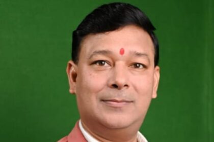 News Netra...सोरायसिस पीड़ित रोगी ढूंढें अपने ट्रिगर कारकों को, अन्यथा बढ़ जाता है रोग | Click कर जानिये क्या कहते हैं डा महेंद्र राणा 12 news netra 2 3