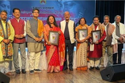 Uttarakhand News : कलाश्रय द्वारा स्मृति में आयोजित हुआ पांचवें सरस्वती सम्मान समारोह, जिसमे कई हस्तियों को सरस्वती साधना सम्मान दिया गया -Newsnetra 8 Screenshot 2024 03 23 21 43 48 49 40deb401b9ffe8e1df2f1cc5ba480b12