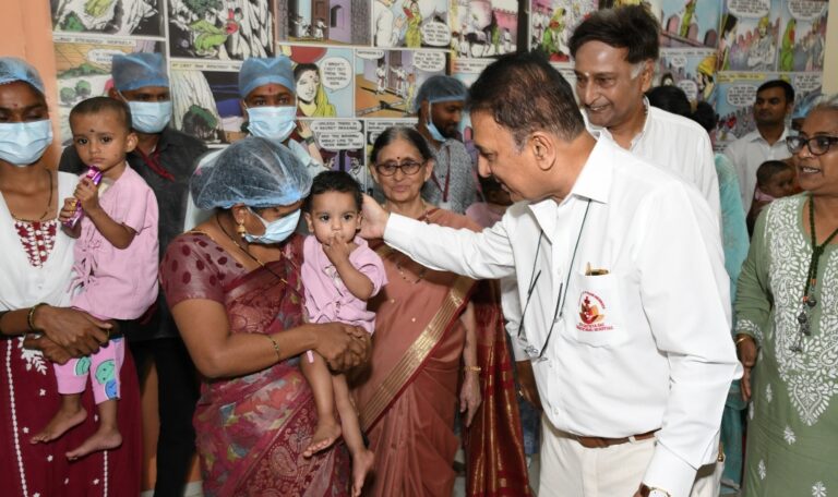 Gift Of Life : श्री सत्य साईं संजीवनी हॉस्पिटल्स ने "गिफ़्ट ऑफ़ लाइफ़" कार्यक्रम के ज़रिये 30,000 बच्चों की निःशुल्क हार्ट सर्जरी पूरी की