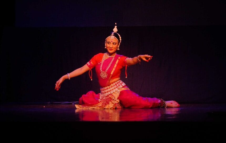 वर्ल्ड यूनिवर्सिटी ऑफ़ डिज़ाइन ने भारत का सबसे पहला परफॉर्मिंग आर्ट्स सम्मेलन आयोजित करके कलाकारों प्रोत्साहित किया-Newsnetra 3 IMG 20240513 WA0002