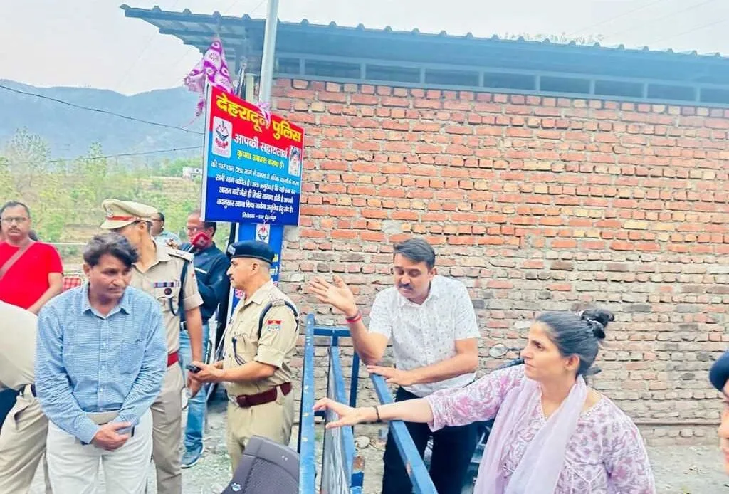 गढ़वाल आयुक्त ने देहरादून DM SSP के साथ यहाँ किया निरीक्षण , चार धाम यात्रा को लेकर दिए निर्देश-Newsnetra 4 img 20240515 wa02263173725147819081303