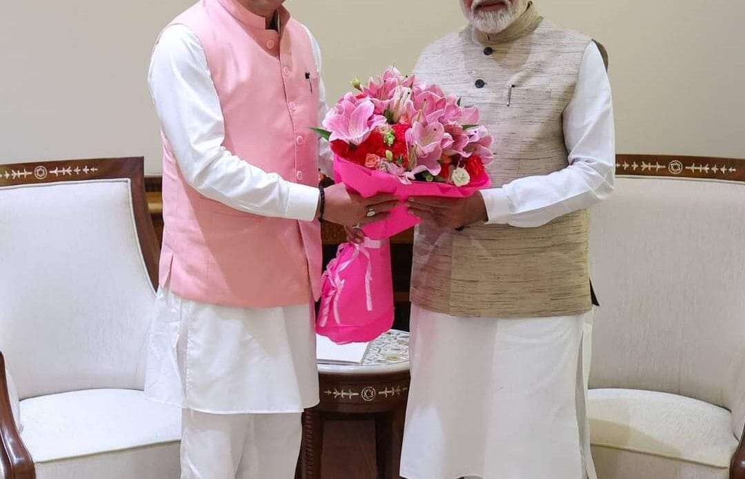 प्रधानमंत्री नरेंद्र मोदी से भेंट कर मुख्यमंत्री पुष्कर सिंह धामी ने उन्हें तीसरी बार प्रधानमंत्री बनने पर बधाई दी-Newsnetra 5 fb img 17193042146352529544003078837435