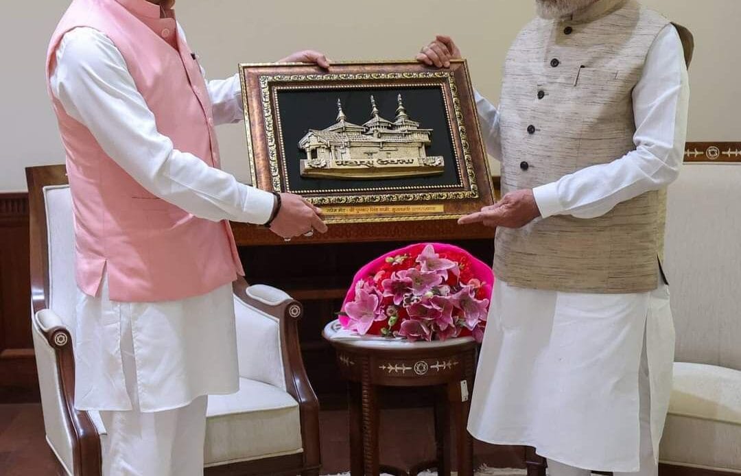 प्रधानमंत्री नरेंद्र मोदी से भेंट कर मुख्यमंत्री पुष्कर सिंह धामी ने उन्हें तीसरी बार प्रधानमंत्री बनने पर बधाई दी-Newsnetra 6 fb img 17193042180026292592635281682854