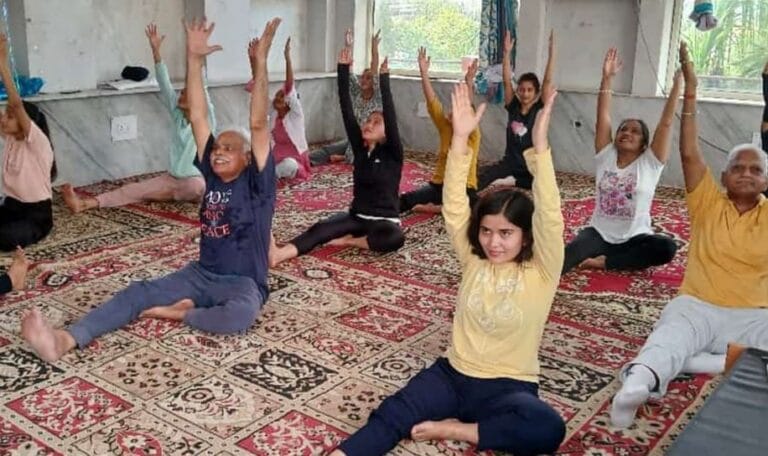 अंतर्राष्ट्रीय योग दिवस के अवसर पर संजय ऑर्थोपेडिक स्पाइन एण्ड मैटरनिटी सेंटर द्वारा कार्यक्रम का आयोजन, जिसमे पद्मश्री डाॅ. बी. के. एस. संजय ने योग की आदत का किया आग्रह-Newsnetra 6 img 20240621 wa00057457477892119818903