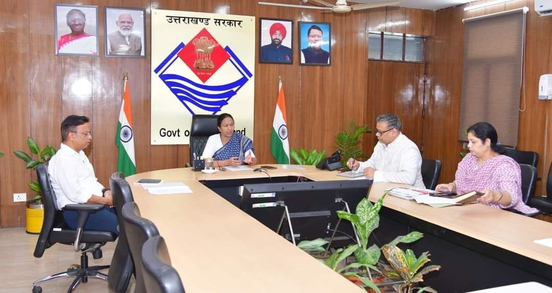"मुख्य सचिव राधा रतूड़ी ने 9वीं गवर्निंग काउंसिल की बैठक में भाग लिया, 'विकसित भारत' थीम पर चर्चा"-Newsnetra 4 fb img 17210566866977938154337877382729