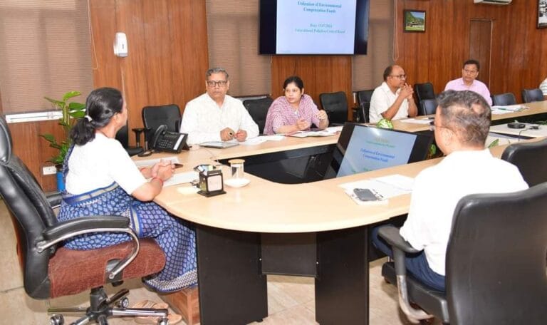 "मुख्य सचिव राधा रतूड़ी ने 9वीं गवर्निंग काउंसिल की बैठक में भाग लिया, 'विकसित भारत' थीम पर चर्चा"-Newsnetra 5 fb img 17210566890254436114021183733078