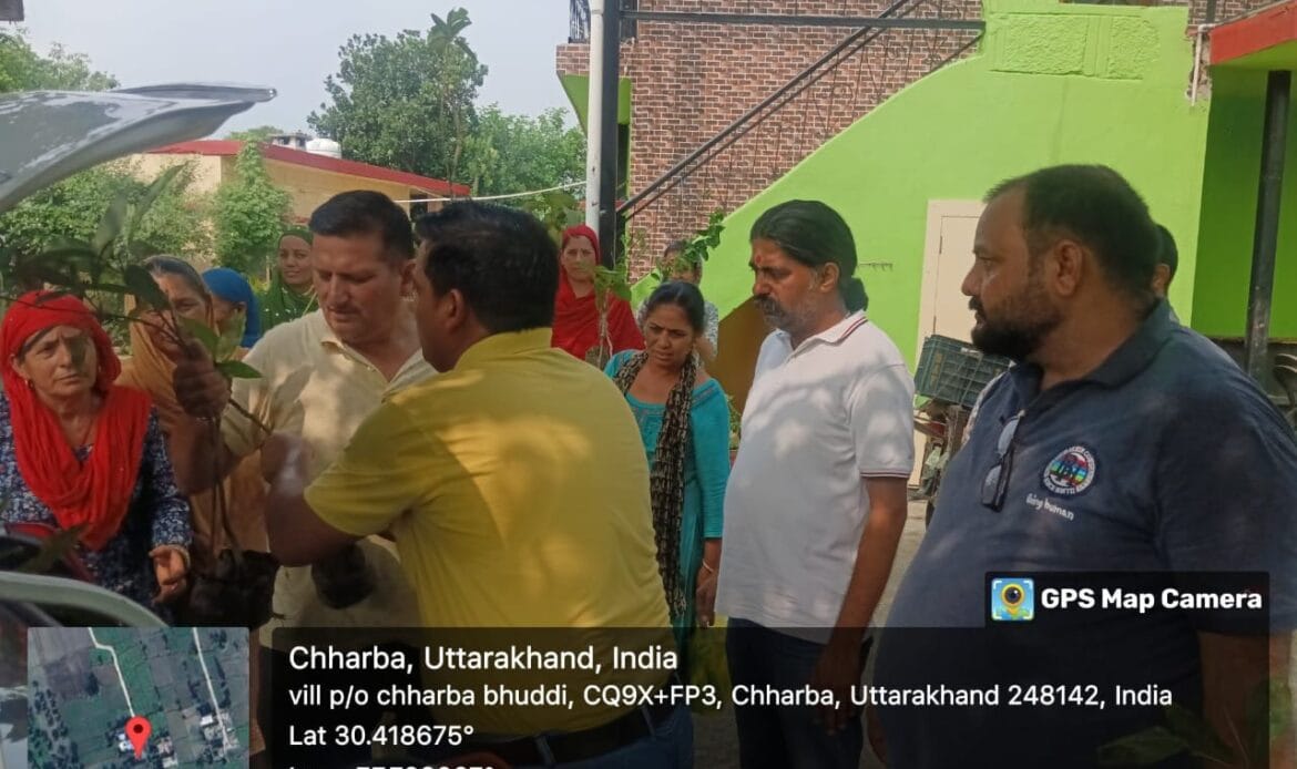 प्रतिष्ठा सेवा समिति ट्रस्ट द्वारा हरे पौधों का किया पौधारोपण तथा वितरण, लक्ष्य - 1 लाख पेड़ एवम संरक्षण-Newsnetra 14 img 20240719 wa0008161188740621553581