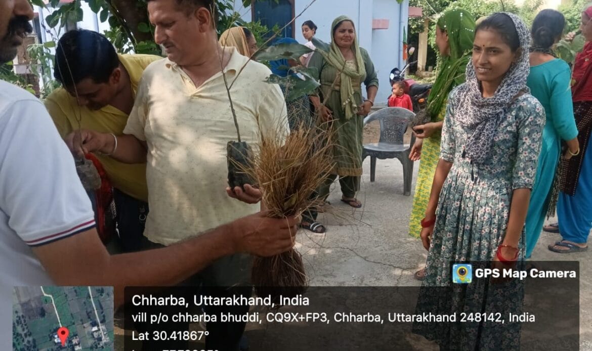 प्रतिष्ठा सेवा समिति ट्रस्ट द्वारा हरे पौधों का किया पौधारोपण तथा वितरण, लक्ष्य - 1 लाख पेड़ एवम संरक्षण-Newsnetra 5 img 20240719 wa00202390264714955669712