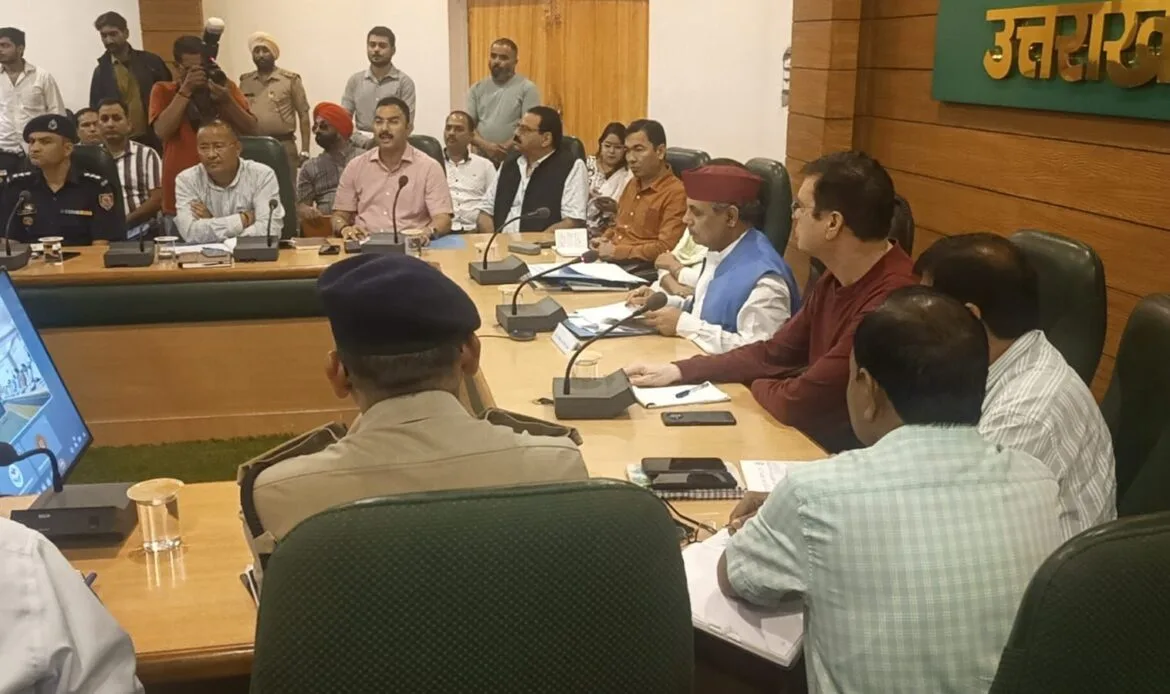 राज्य आपदा प्रबंधन सलाहकार समिति की समीक्षा बैठक: विनय रोहिला ने दिए आवश्यक दिशा निर्देश-Newsnetra 4 img 20240722 wa00007021451049875835748