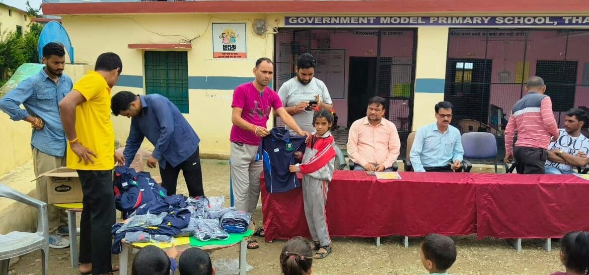 समूण फाउंडेशन ने टिहरी गढ़वाल में 4000 छात्रों को निशुल्क यूनिफॉर्म वितरित की-Newsnetra 4 img 20240727 wa0037797376996850495038