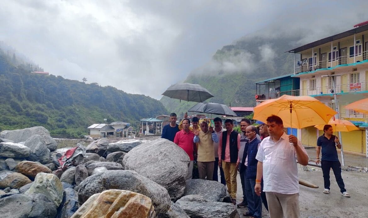 उत्तरकाशी के आपदाग्रस्त यमुनाघाटी क्षेत्रों का दौरा: भाजपा समिति ने लिया जायज़ा-Newsnetra 7 img 20240808 wa00086467663285256060954