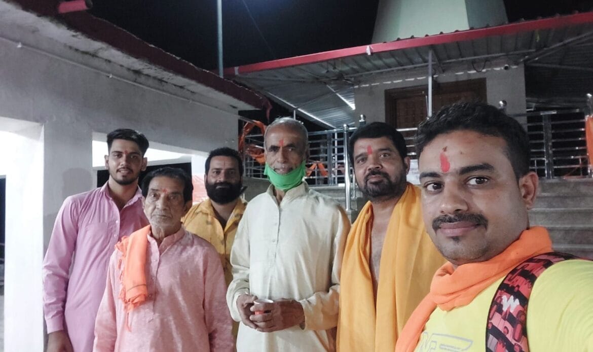 मंदिर श्री महादेव गौतमाश्रम गंगाभेवा बावड़ी में सावन के चौथे सोमवार पर रुद्राभिषेक का आयोजन-Newsnetra 13 img 20240813 wa00081664702183037071211