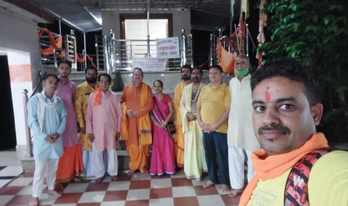 मंदिर श्री महादेव गौतमाश्रम गंगाभेवा बावड़ी में सावन के चौथे सोमवार पर रुद्राभिषेक का आयोजन-Newsnetra 10 img 20240813 wa00097760702729605505038