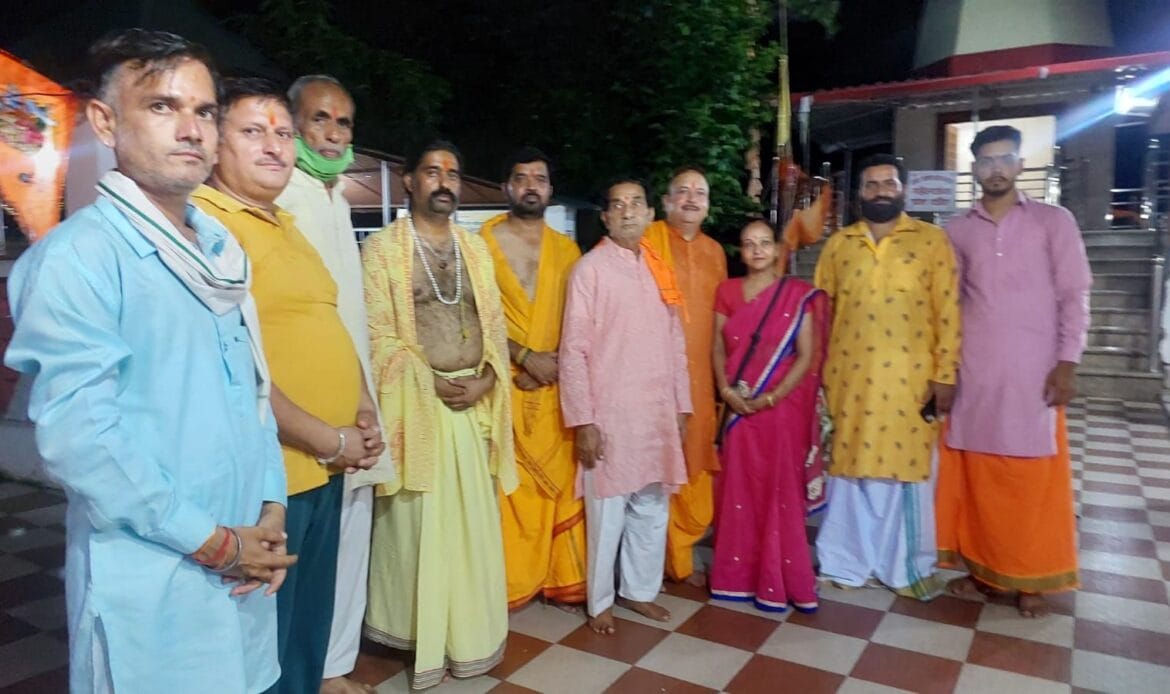 मंदिर श्री महादेव गौतमाश्रम गंगाभेवा बावड़ी में सावन के चौथे सोमवार पर रुद्राभिषेक का आयोजन-Newsnetra 9 img 20240813 wa00134999446983889941103