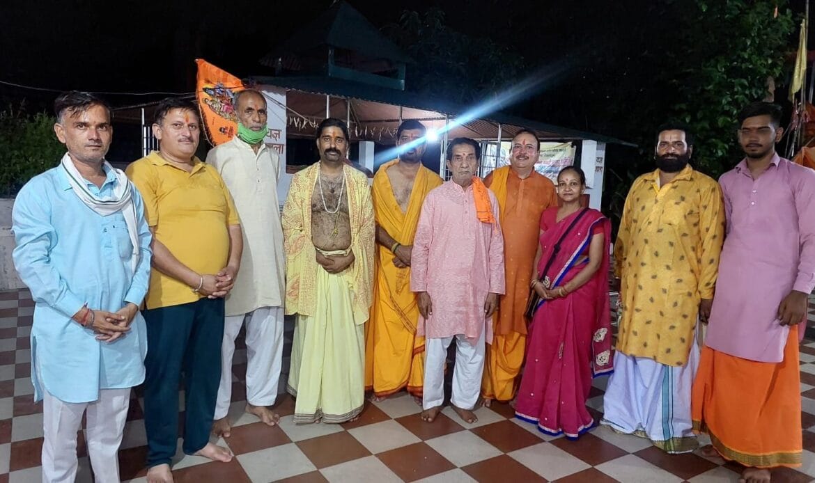 मंदिर श्री महादेव गौतमाश्रम गंगाभेवा बावड़ी में सावन के चौथे सोमवार पर रुद्राभिषेक का आयोजन-Newsnetra 4 img 20240813 wa00149216559199332345165