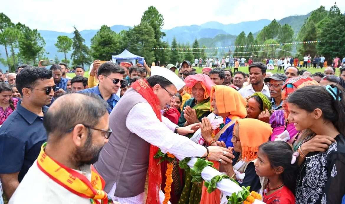 मुख्यमंत्री धामी ने शुक्रवार को जनपद टिहरी स्थित कांगुड़ा नागराज मंदिर परिसर पहुंचकर श्री कांगुड़ा नागराज मंदिर पुनर्स्थापना जागरण समारोह में प्रतिभाग किया।-Newsnetra 7 img 20240830 wa00568821316115825043532