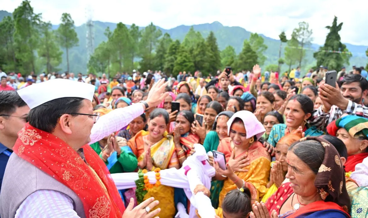 मुख्यमंत्री धामी ने शुक्रवार को जनपद टिहरी स्थित कांगुड़ा नागराज मंदिर परिसर पहुंचकर श्री कांगुड़ा नागराज मंदिर पुनर्स्थापना जागरण समारोह में प्रतिभाग किया।-Newsnetra 8 img 20240830 wa00587688852560203418353