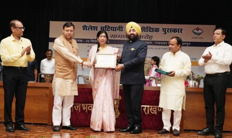 राज्यपाल और मुख्यमंत्री ने सम्मानित किए 19 शिक्षक, शिक्षा की गुणवत्ता में योगदान का सराहनीय कार्य-Newsnetra 10 fb img 17255503959672391420029097690078