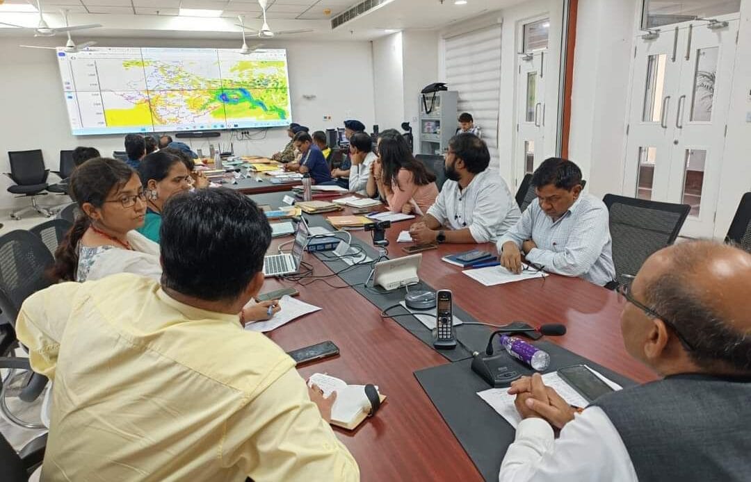 भारी बारिश से उत्पन्न आपात स्थितियों का सामना: सचिव आपदा प्रबंधन का जिलाधिकारियों को निर्देश-Newsnetra 4 fb img 17263285783926498136620057756446