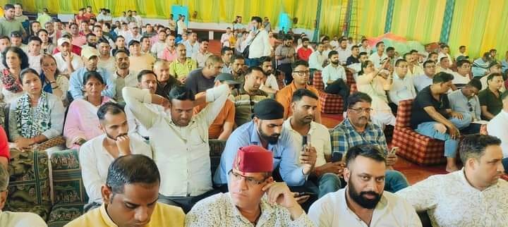 ऋषिकेश में डिजिटल पत्रकार योगेश डिमरी पर हमले के विरोध में महापंचायत, सरकार को दी चेतावनी-Newsnetra 11 img 20240904 wa00035768516475242438341