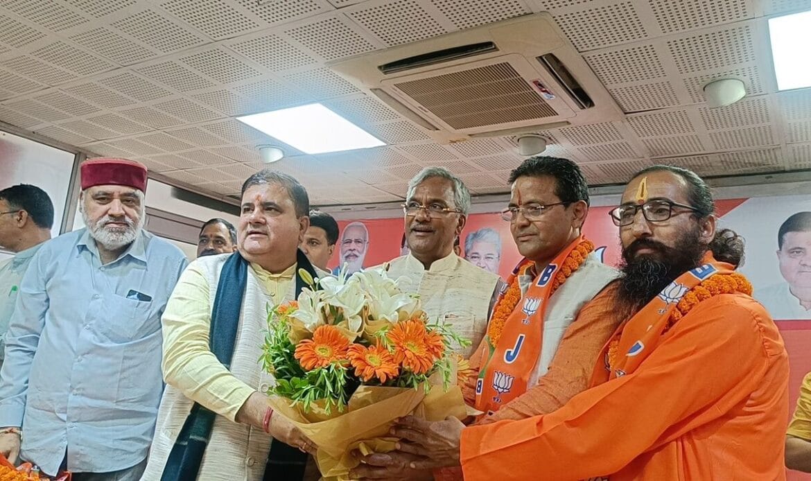 भाजपा का सदस्यता अभियान: प्रदेश अध्यक्ष महेंद्र भट्ट ने किया नए सदस्यों का जोरदार स्वागत-Newsnetra 9 img 20240904 wa00373218501000714558252